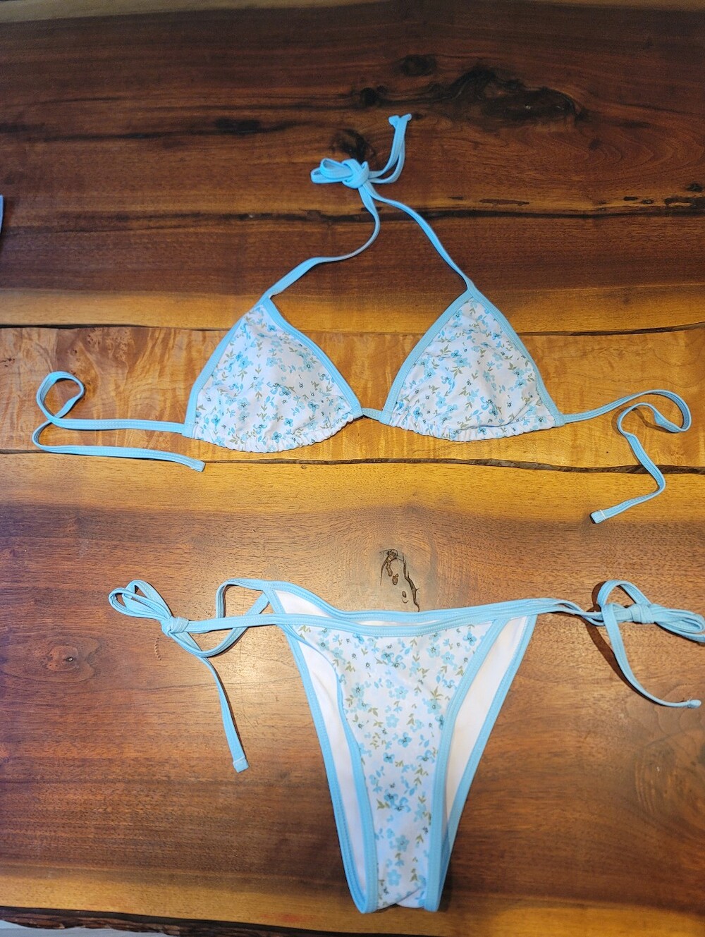 Baby Blue Daisy Print Tie Side Bikini Size Small NWOT - Picture 8 of 8
